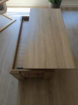 Mesa de centro elevable de madera