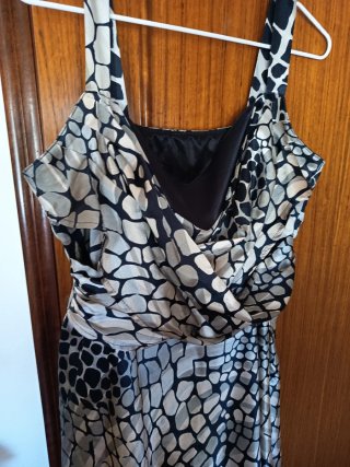 Vestido estampado beige y negro