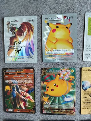 Cartas Pokémon Doradas y Plateadas VMAX