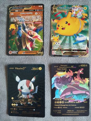 Cartas Pokémon Doradas y Plateadas VMAX