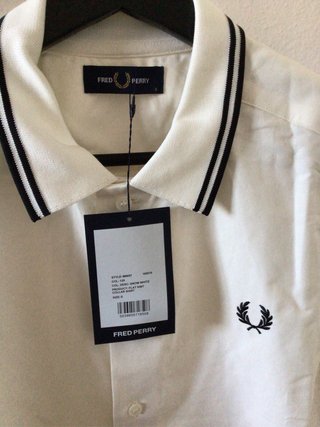 Camisa Fred Perry Blanca con Rayas Negras