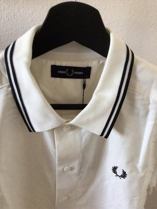 Camisa Fred Perry Blanca con Rayas Negras