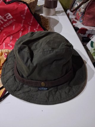 Set accessori La Vuelta: borsa, zaino e cappelli
