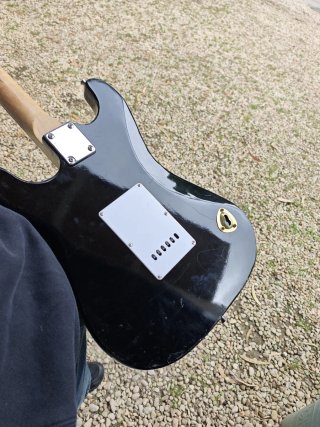Guitarra Eléctrica Negra