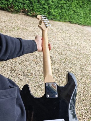 Guitarra Eléctrica Negra
