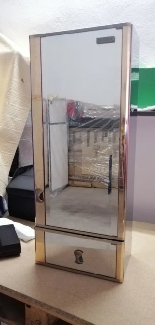 Armario baño acero y dorado 4 estantes y un cajón