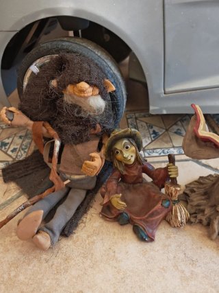 Figuras Decorativas Brujas y Árbol