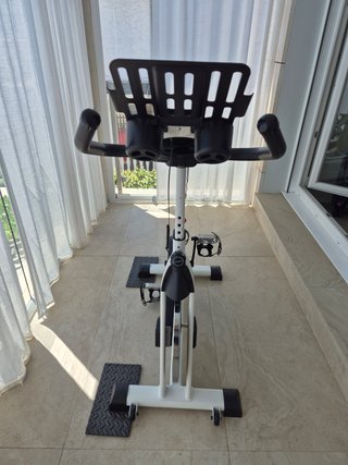 Bicicleta Estática HOMCOM Blanca