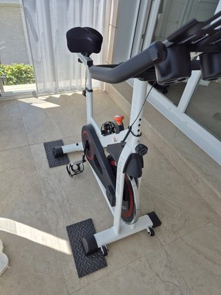 Bicicleta Estática HOMCOM Blanca