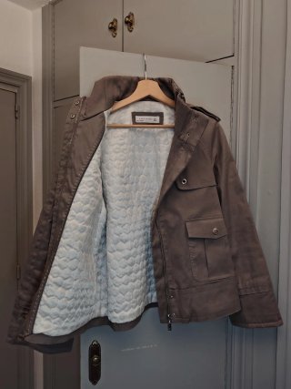 Chaqueta corta forrada gris