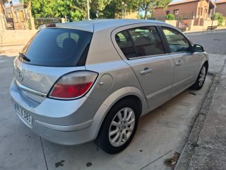 Opel Astra 2004