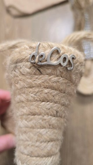 Sandalias COS Yute Beige con Pedrería