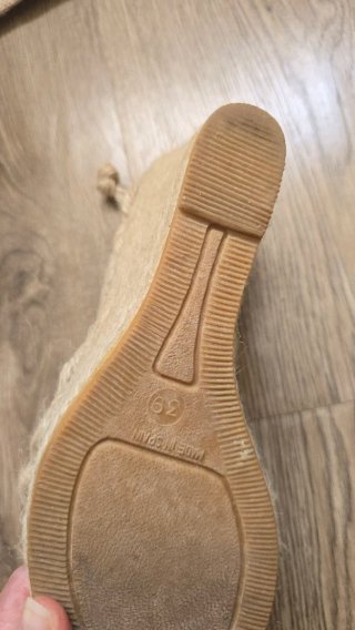 Sandalias COS Yute Beige con Pedrería