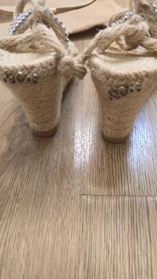 Sandalias COS Yute Beige con Pedrería