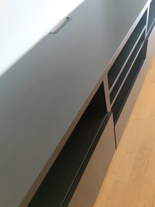 Mueble TV BESTÅ IKEA negro-marrón