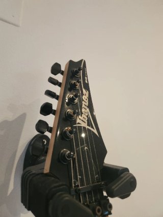 Guitarra Eléctrica Ibanez Negra