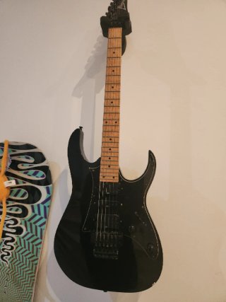 Guitarra Eléctrica Ibanez Negra