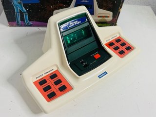 Bambino Space Laser Fight 1983 Retro Game