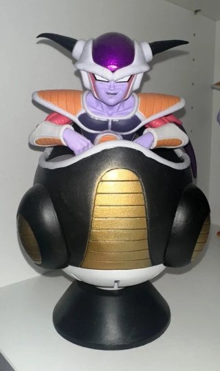 Figura Freezer en Nave + Mano Recambio