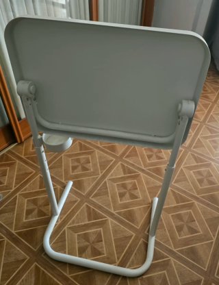 Mesa auxiliar plegable blanca