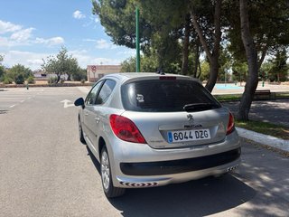 Peugeot 207 2006
