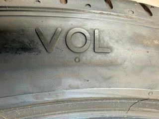 Neumáticos Pirelli 255/40/21 102V