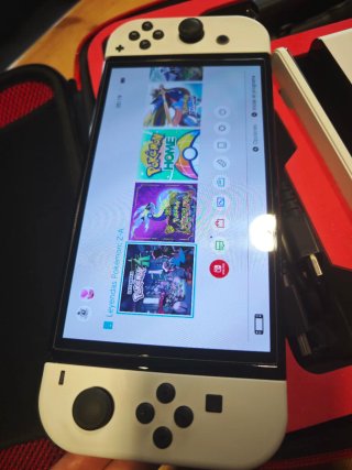Nintendo Switch OLED Bianca