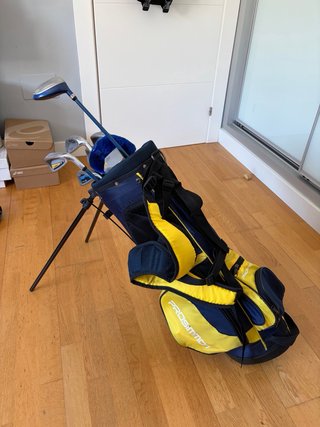Bolsa y palos de golf para niños