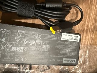 Cargador Lenovo 90W Original Nuevo