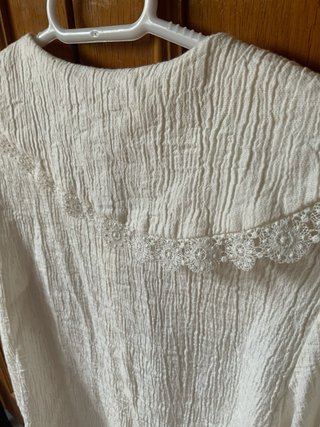 Blusa blanca elegante de zara