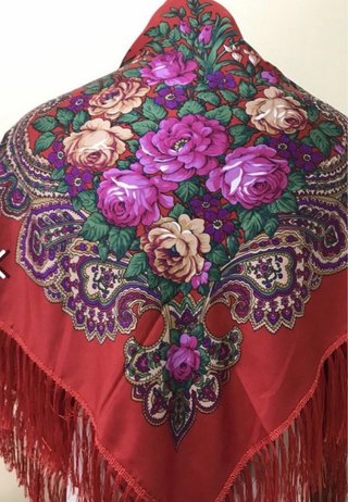 Pañuelo regional flores y flecos
