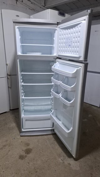Nevera combi plateada