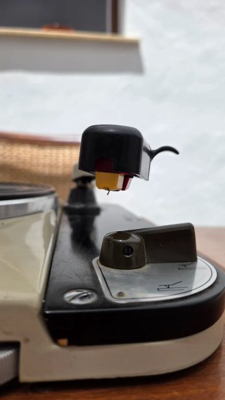 Thorens TD 124 Original con cápsula shure M77 M-D
