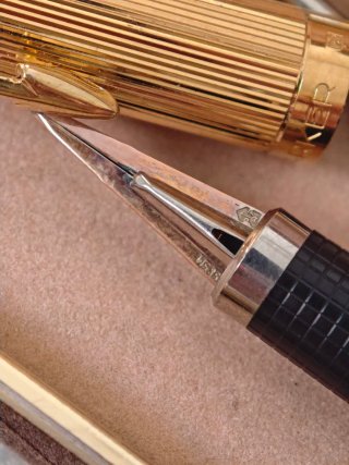 Elegante astuccio con penne dorate Élysée