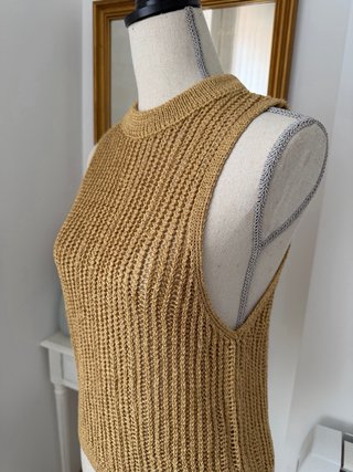 Top Mango tirantes crochet dorado