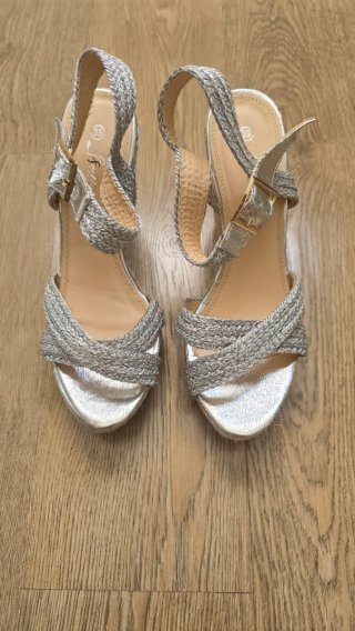 Sandalias cuña plateadas talla 39
