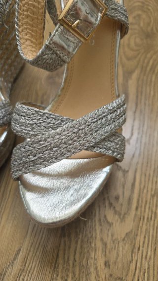 Sandalias cuña plateadas talla 39