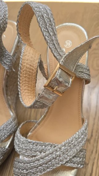 Sandalias cuña plateadas talla 39
