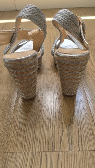 Sandalias cuña plateadas talla 39