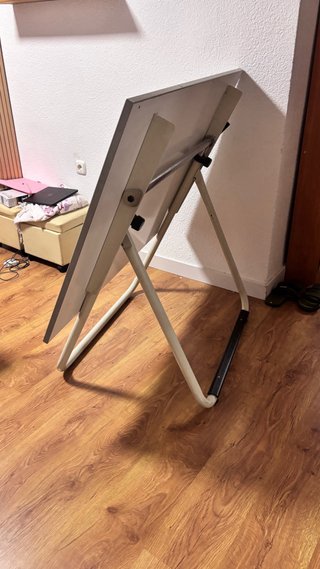 Mesa de dibujo plegable y regulable