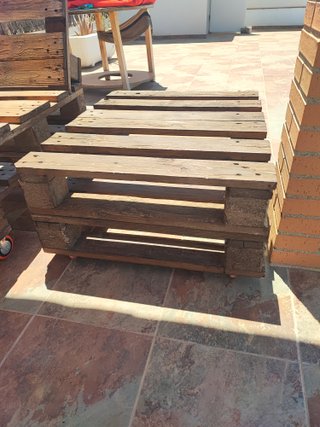 Conjunto Palets: 2 Sillones + Mesa con Ruedas