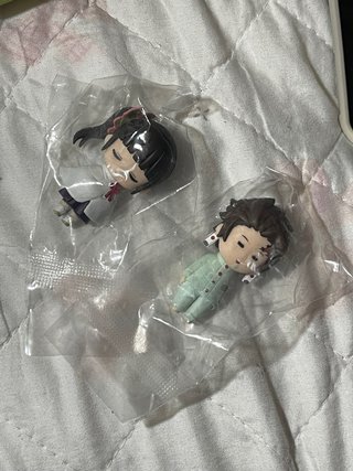 Gachapon de Tanjiro y Kanao Kimetsu no Yaiba