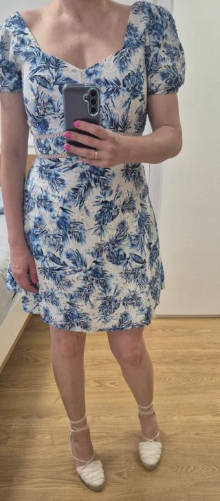 Vestido Guess floral azul y blanco