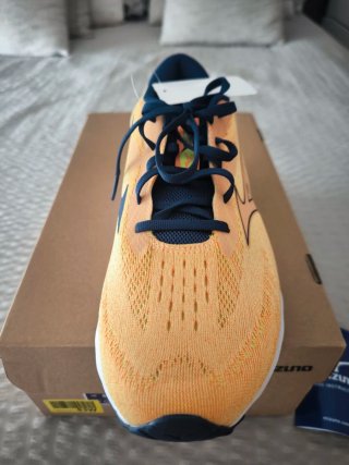 Scarpe da corsa Mizuno Wave Serene per uomo, taglia 42.5