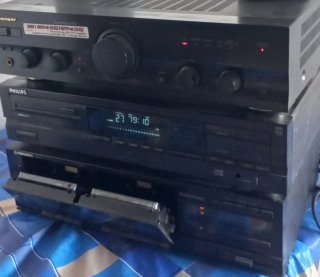 Equipo de música Pioneer y Philips