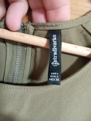 Camiseta sin mangas Stradivarius verde militar