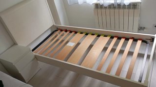 Cama, somier y mesita de noche. RECOGIDA SANTIAGO