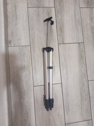 Trípode plateado