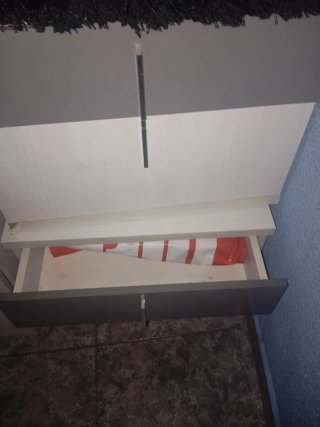 Cómoda de 6 cajones blanca y gris