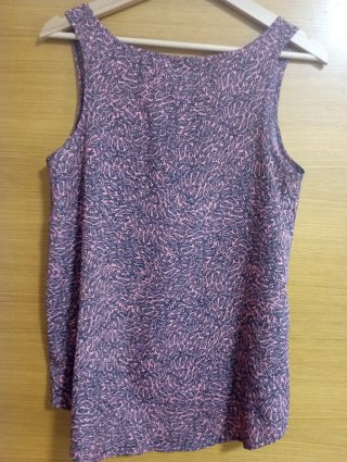 Camiseta sin mangas Easy Wear estampada